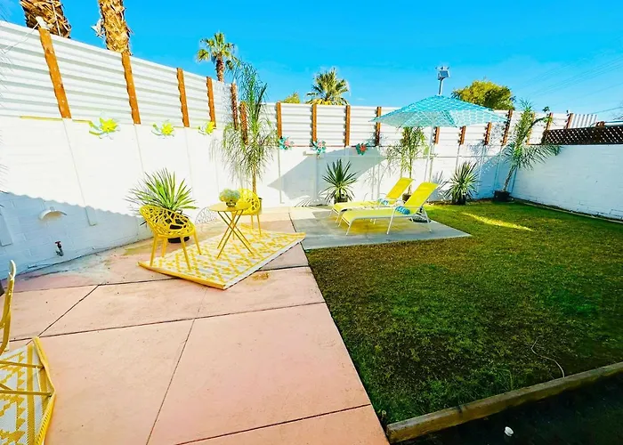A Place In The Sun Hotel - Adults Only Big Units, 24H Heated Pool & Spa In 1 Acre Park Prime Location, Dog Friendly, Top Midcentury Modern Boutique Hotel
