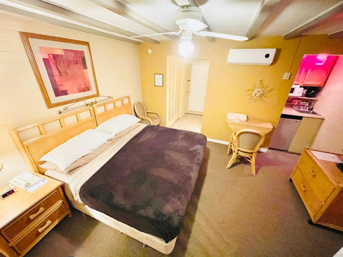 Hotel A Place In The Sun - Adults Only Big Units, 24h Heated Pool & In 1 Acre Park Prime Location, Dog Friendly, Midcentury Modern Boutique Palm Springs