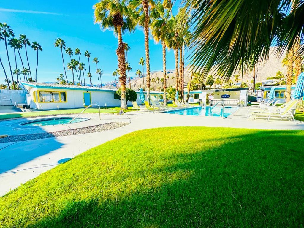 A Place In The Sun - Adults Only Big Units, 24h Heated Pool & In 1 Acre Park Prime Location, Dog Friendly, Midcentury Modern Boutique 4*