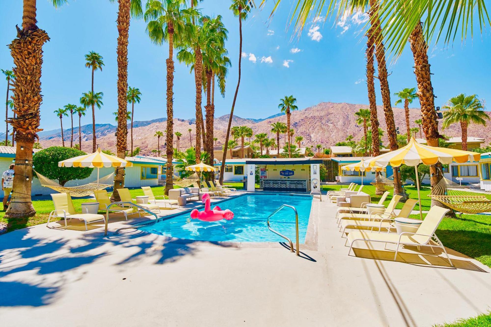 Hotel A Place In The Sun - Adults Only Big Units, 24h Heated Pool & In 1 Acre Park Prime Location, Dog Friendly, Midcentury Modern Boutique 4*