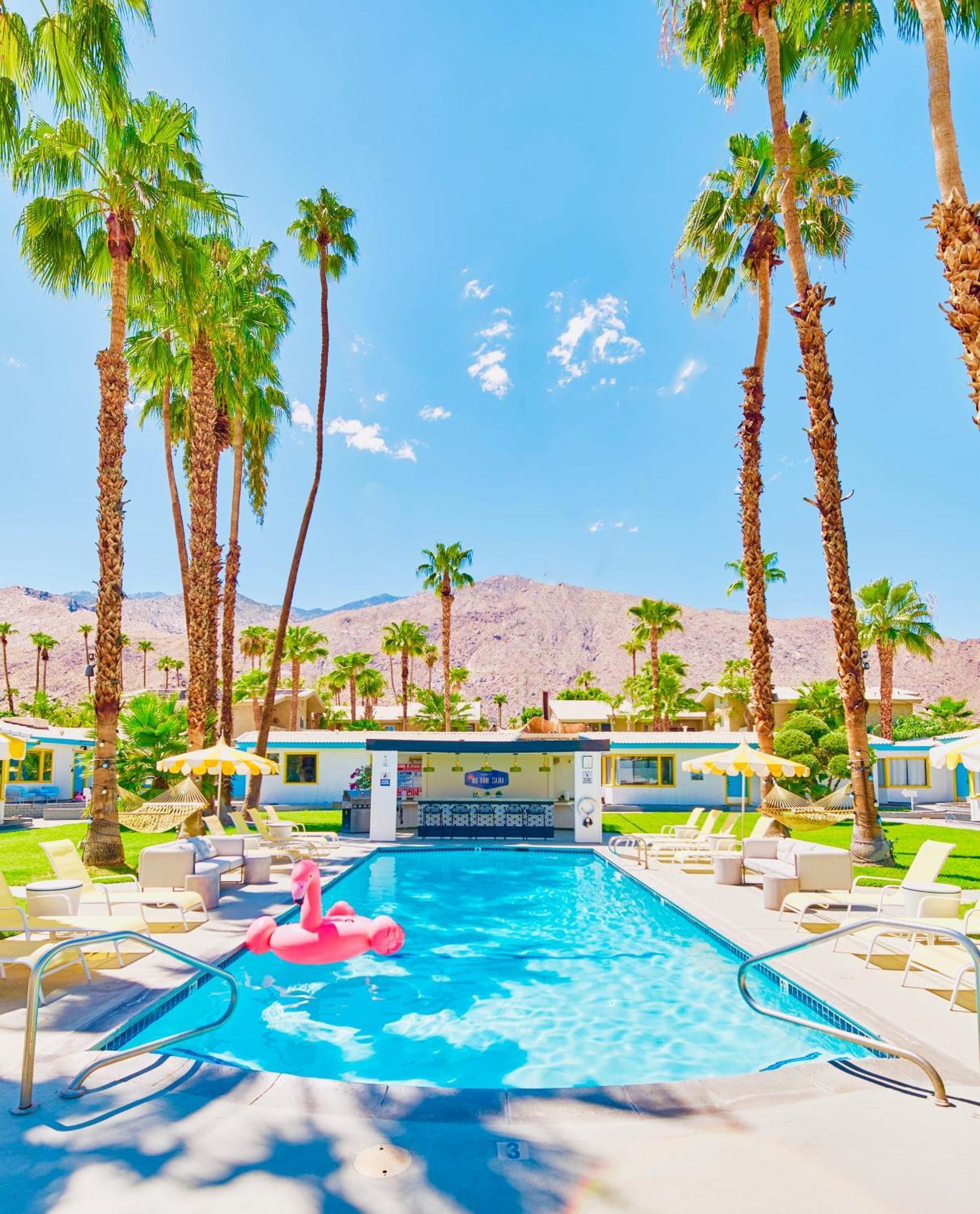 A Place In The Sun - Adults Only Big Units, 24h Heated Pool & In 1 Acre Park Prime Location, Dog Friendly, Midcentury Modern Boutique 4*