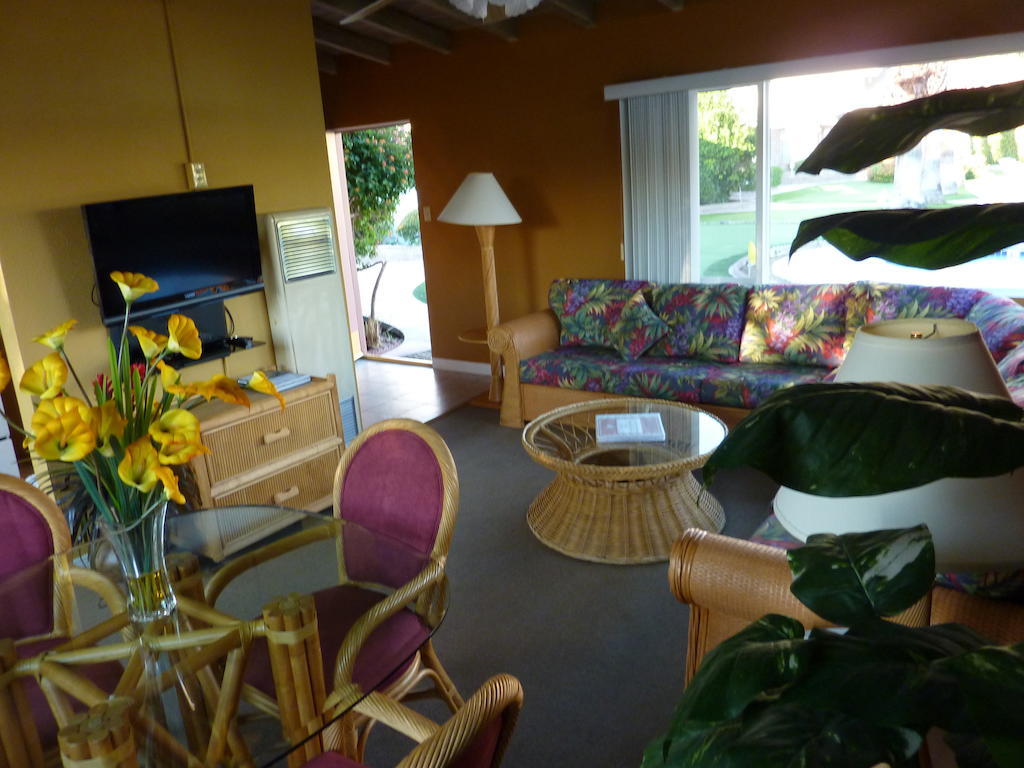 Hotel A Place In The Sun - Adults Only Big Units, 24h Heated Pool & In 1 Acre Park Prime Location, Dog Friendly, Midcentury Modern Boutique 4*