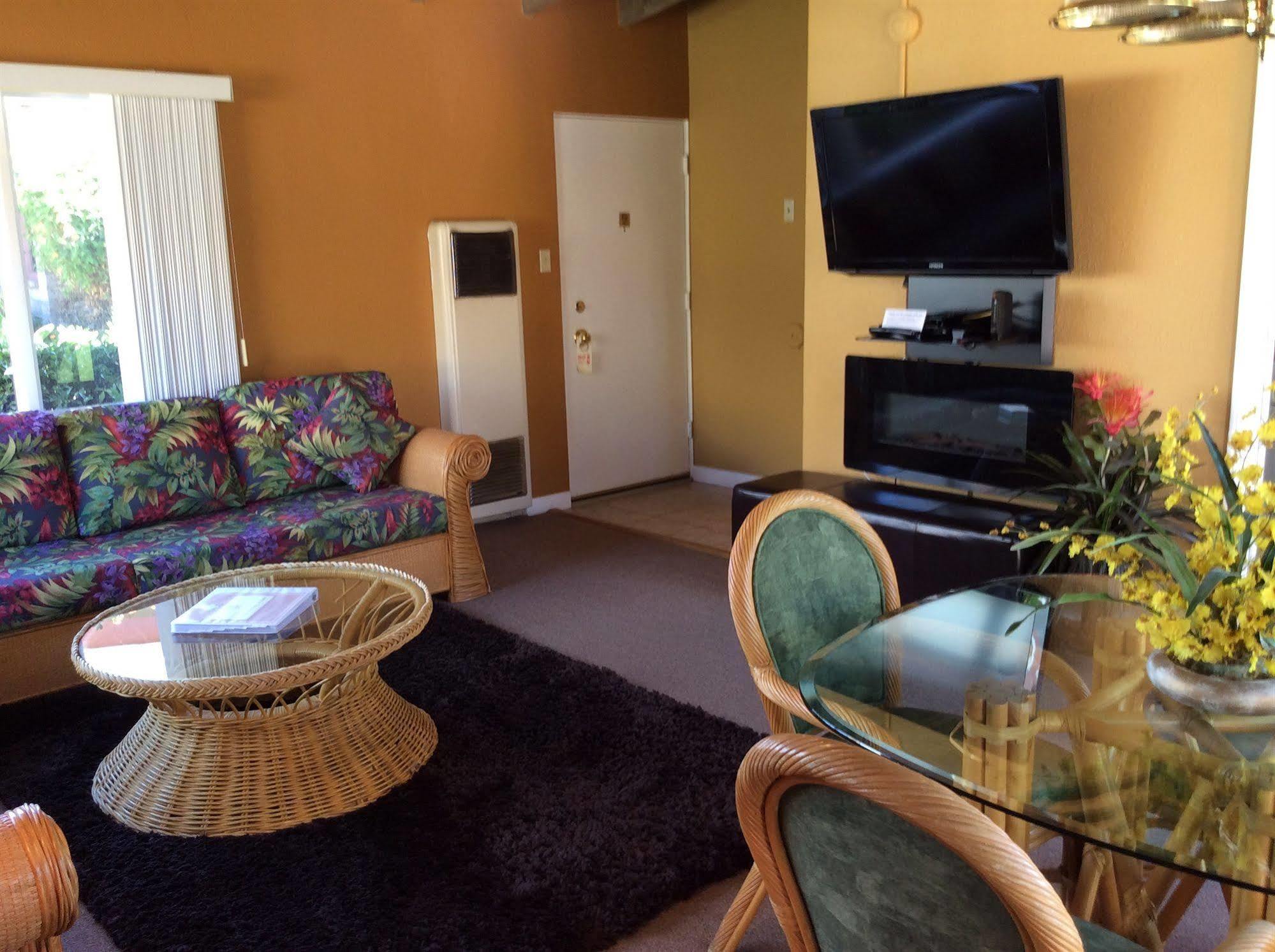 A Place In The Sun - Adults Only Big Units, 24h Heated Pool & In 1 Acre Park Prime Location, Dog Friendly, Midcentury Modern Boutique Hotel Palm Springs