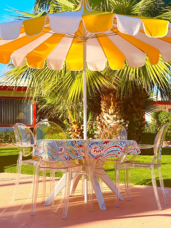 Hotel A Place In The Sun - Adults Only Big Units, 24h Heated Pool & In 1 Acre Park Prime Location, Dog Friendly, Midcentury Modern Boutique 4*